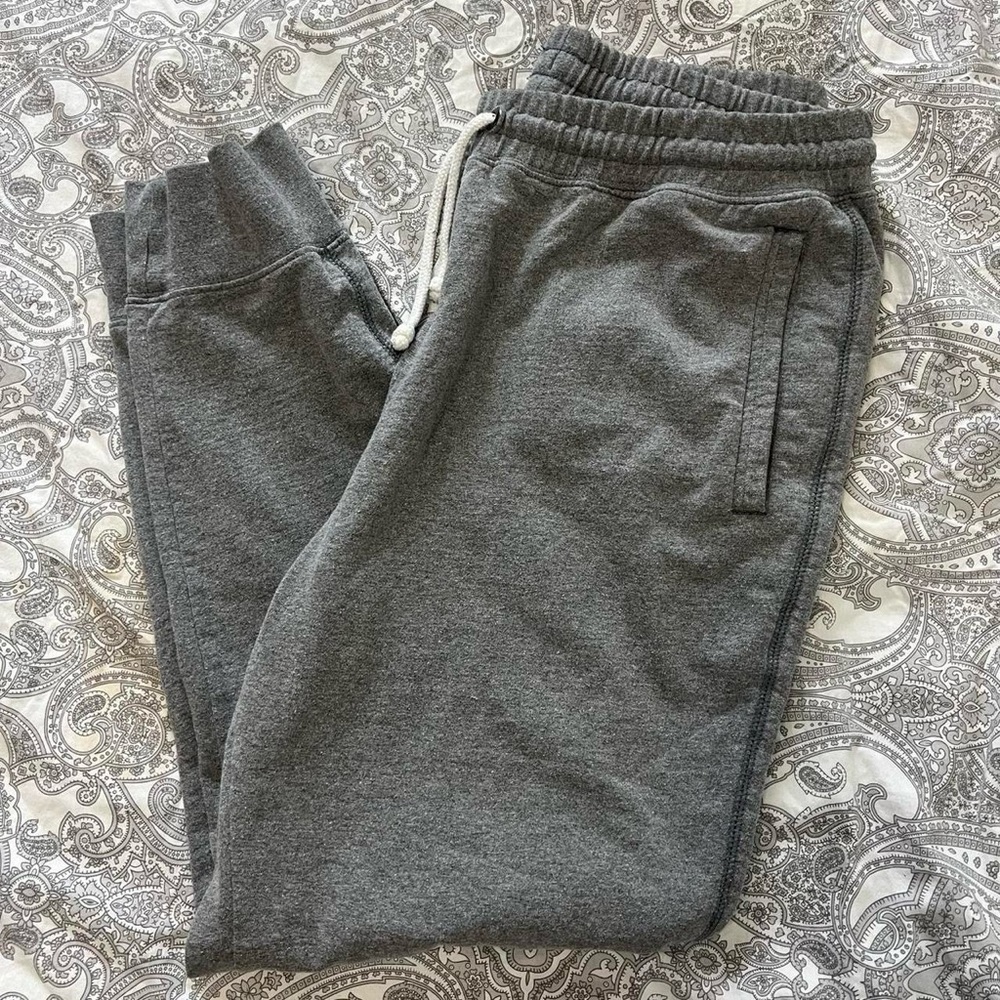 North face Men’s sweatpants!!